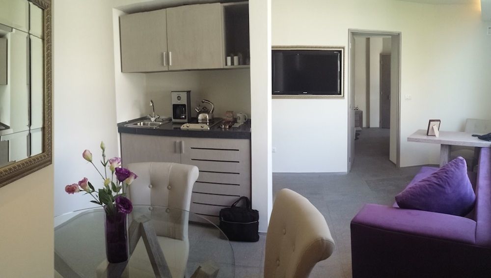 Suites Contempo Mexiko-Stadt Exterior foto A typical studio apartment