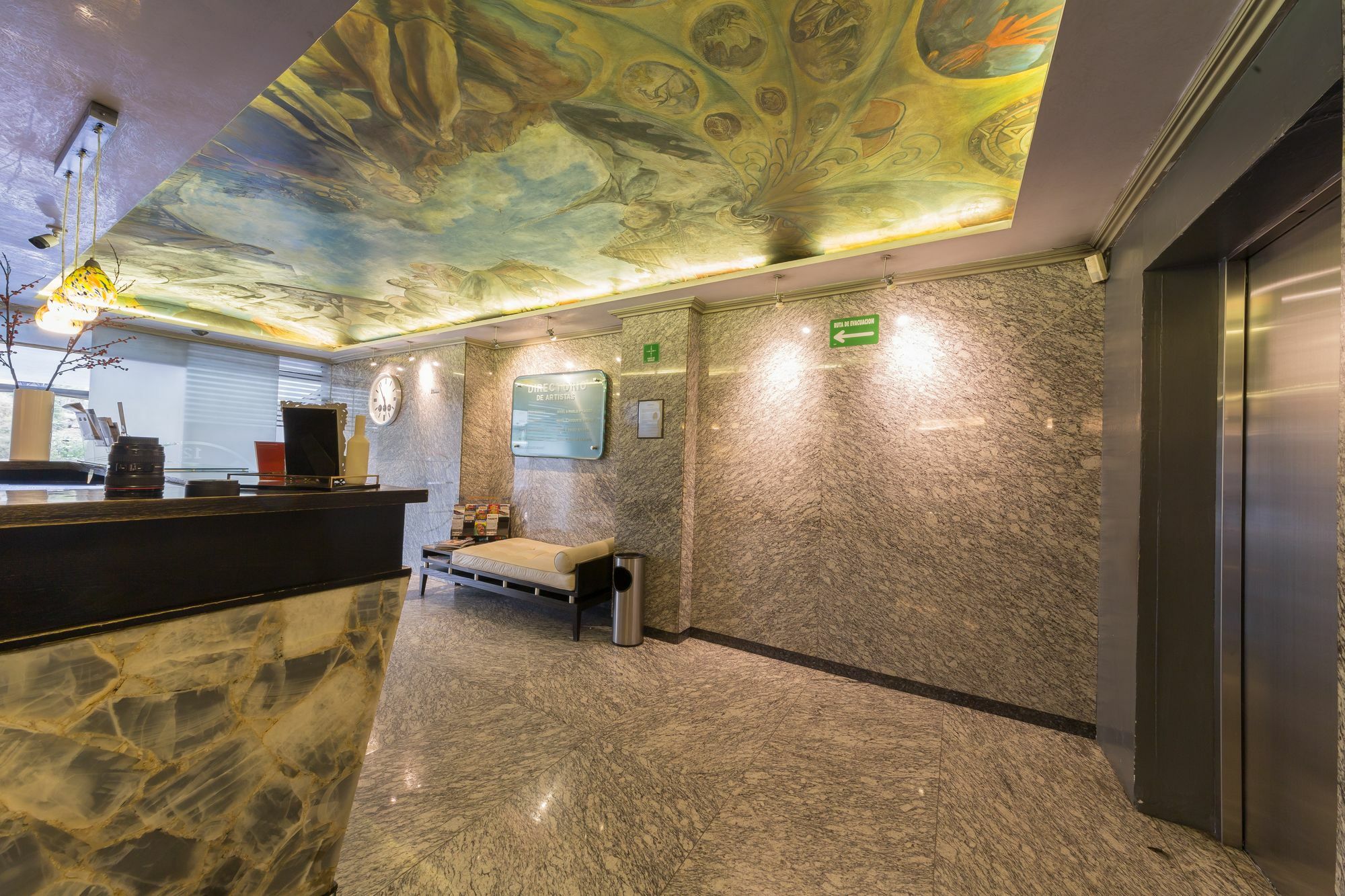 Suites Contempo Mexiko-Stadt Exterior foto Lobby